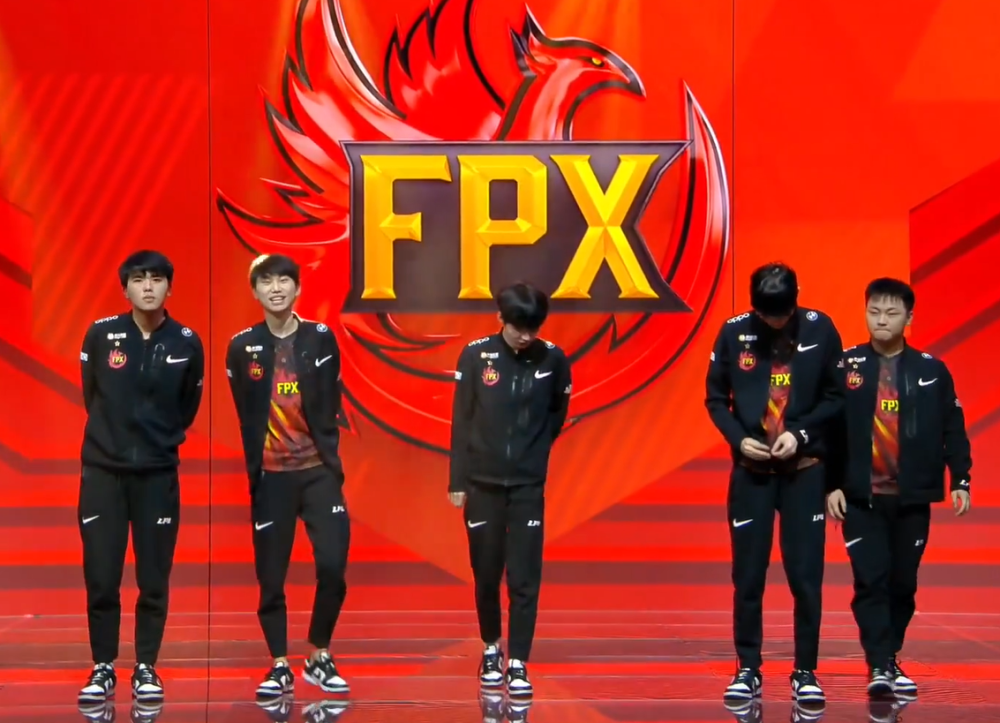 开云-关于詹姆斯在FPX比赛中反败为胜,比赛规则变更引发热议!的信息-开云